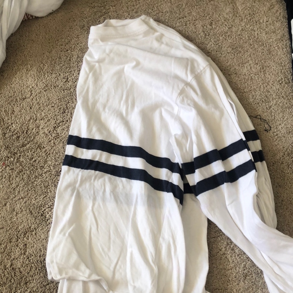 brandy melville long sleeve tee